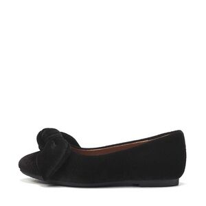 Age of Innocence Poppy Black Velvet Flats size 2